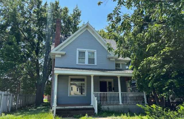 Four-Bedroom Single Family Home in Merriam Park St Paul Neighborhood! photos photos