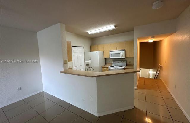 2303 Belmont Ln photos photos