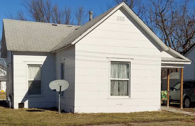 1023 Emmons St photos photos