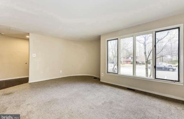 215 KEATS DR Gallery 3