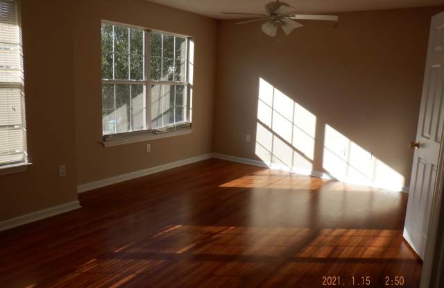 140 Swaying Pine Court Gallery 3