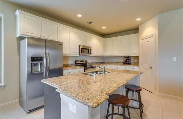 2810 Lakefield Drive Gallery 4