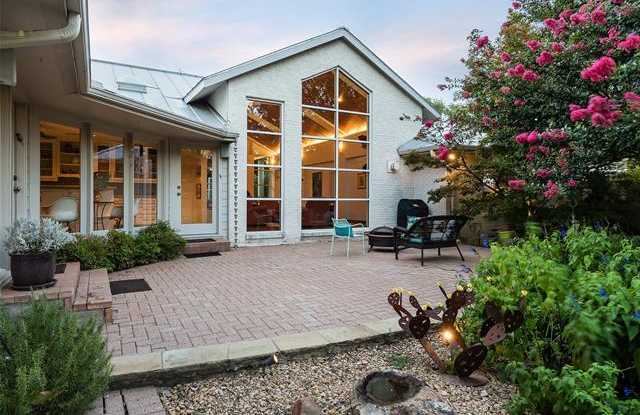 7530 Midbury Drive Gallery 2