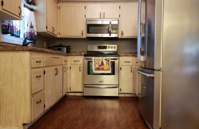 4105 Lake Drive Ave N - 4105 Lake Drive, Robbinsdale, MN 55422