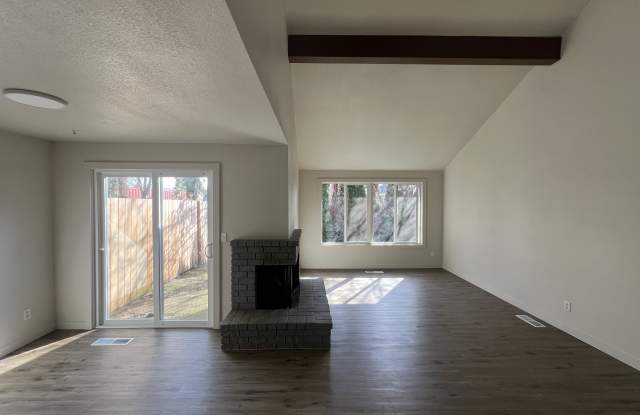 1094-1098 46th Place Southeast - 1096 Gallery 4