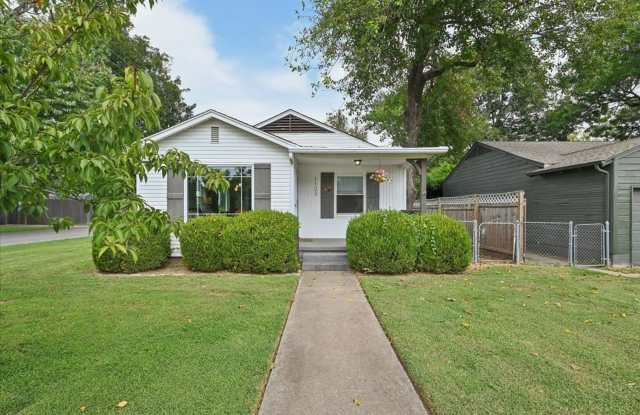 Brookside charmer fully furnished and move in-ready. Gallery 1