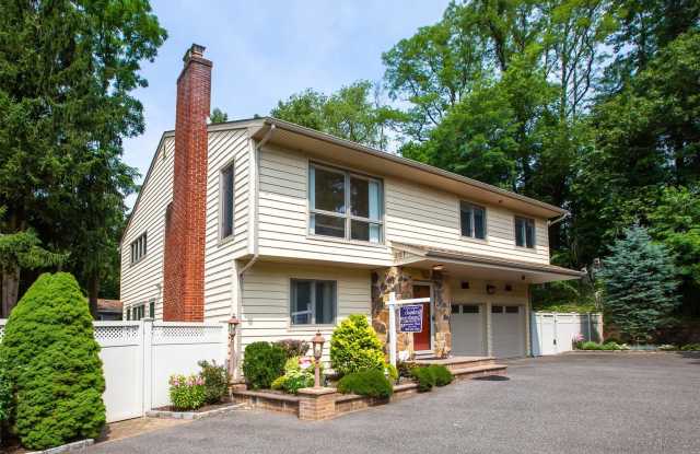201 Woodbury Road photos photos