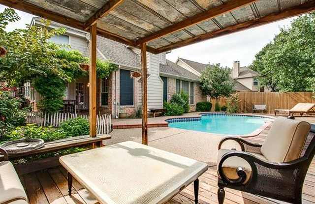 1109 Woodbriar Drive Gallery 3
