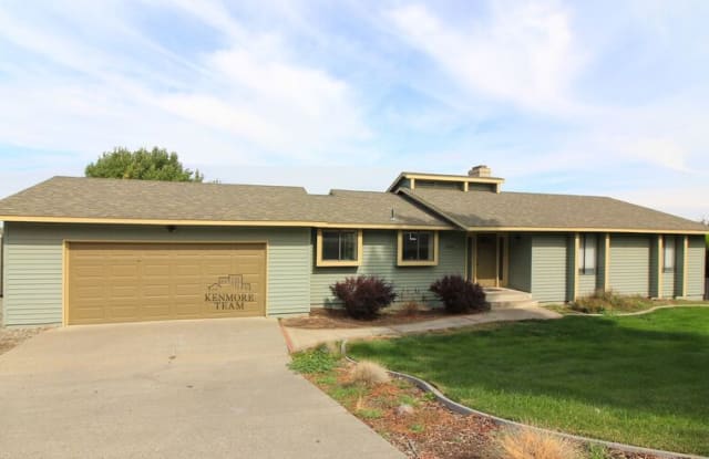 3006 W 47th Ave - 3006 West 47th Avenue, Kennewick, WA 99337