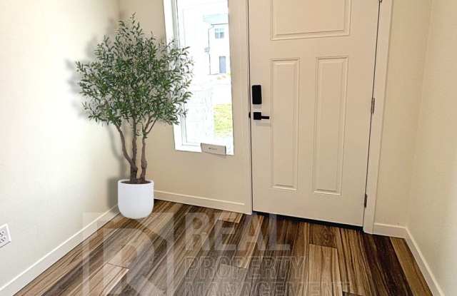 Modern 3 Bedroom, 2.5 Bathroom Townhome for Rent in Idaho Falls with Garage and Washer/Dryer Hookups!  By Real Property Management Gallery 3