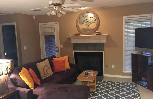 2 Bedroom Townhome on the Rez! Gallery 3