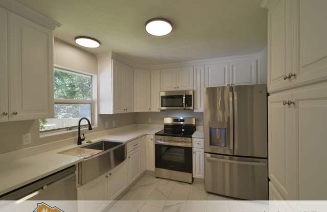 Beautifully Renovated 3BR 1.5BA House photos photos