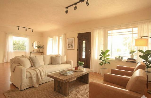 1238 N Gardner St photos photos