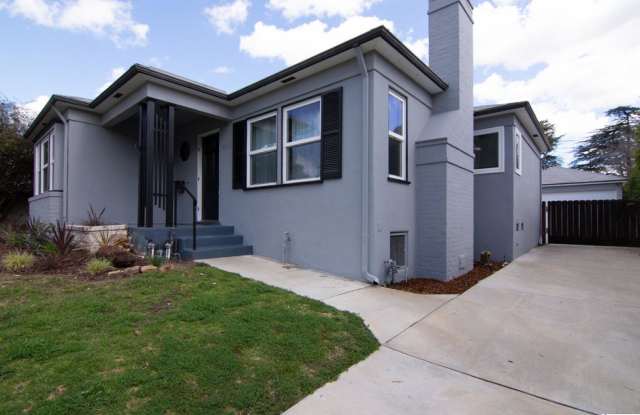 3516 Las Palmas Avenue Gallery 3