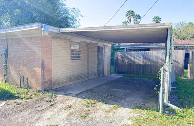 812 Walnut (Rear) Gallery 3