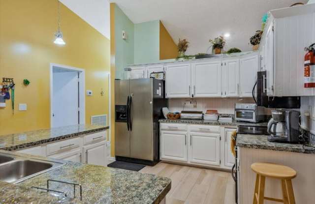 13790 Paddock Drive, Wellington, FL 33414 - 13790 Paddock Drive, Wellington, FL 33414