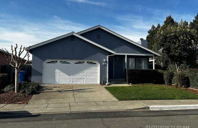 Refreshed 3 Bedroom, 2 Bathroom - 106 Tyson Court, Napa, CA 94558