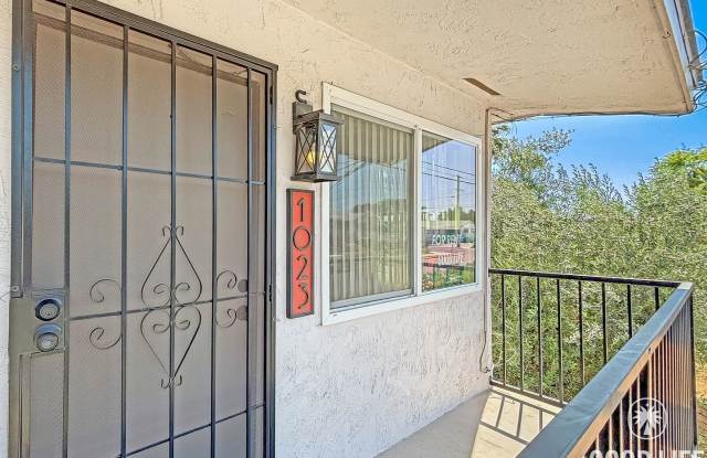 Comfortable 1B/1BA University Heights Unit with Excellent Road Connectivity photos photos