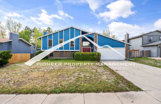 "Westside is the Best Side" - 4 bedroom, 2 full bathroom, 2 car garage, and fully enclosed yard. photos photos