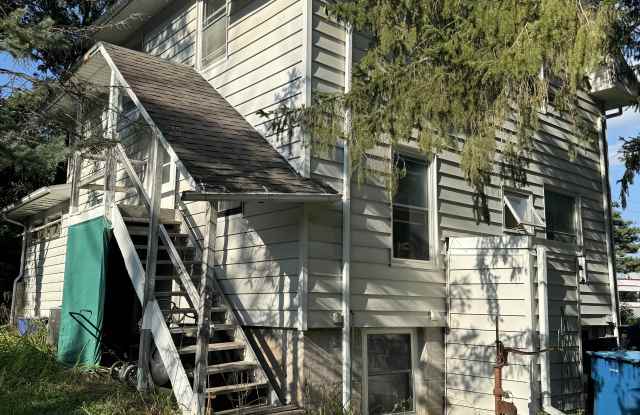 1029 Rainbow Drive - 1029 Rainbow Drive, Waterloo, IA 50701