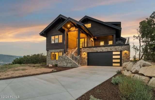 1285 E Lasso Trail Gallery 3