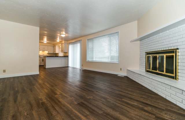 3-Bedroom, 2-Bath Duplex - Amazing Views of Southeast Eugene!! photos photos