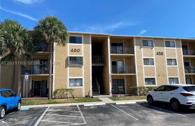 450 Palm Cir W Gallery 2
