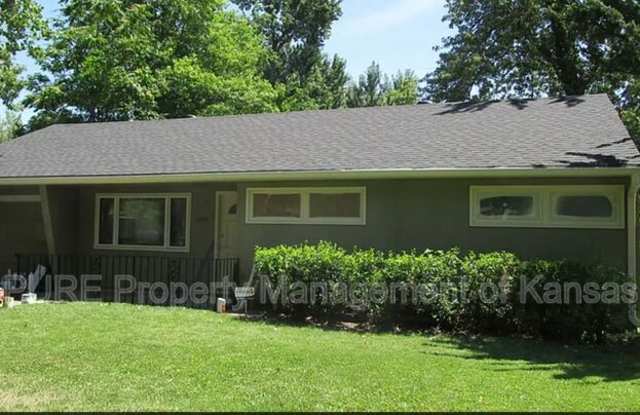 2516 SW Moundview - 2516 Southwest Moundview Drive, Topeka, KS 66614