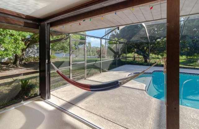 2944 NE Loquat Lane Gallery 2