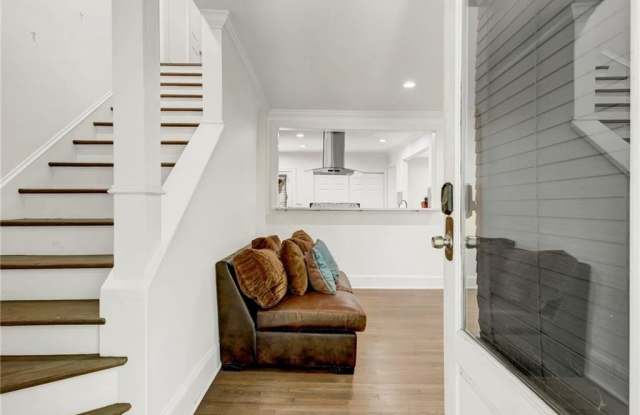 809 Crestridge Drive NE Gallery 4