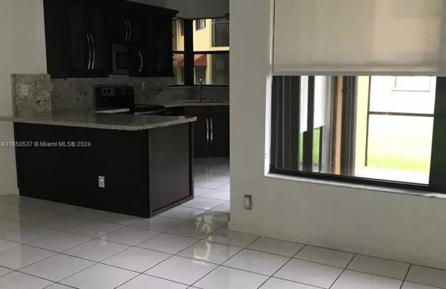 15563 North Miami Lakeway Gallery 3