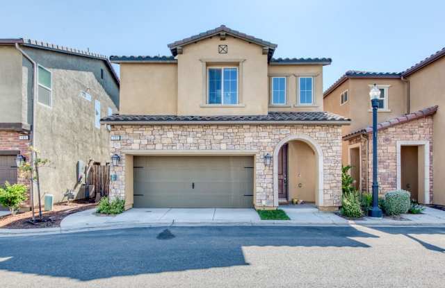 191 Sunset Drive South - 191 Sunset Drive South, Madera County, CA 93636