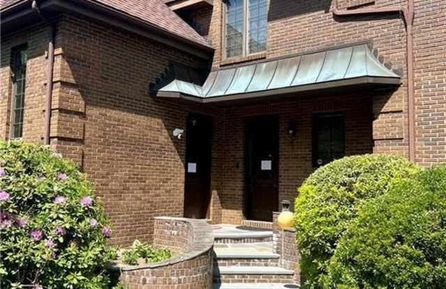 4 Laurel Crest Gallery 2