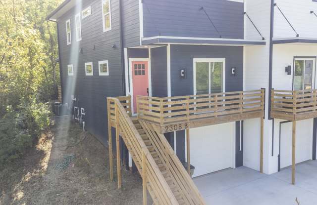 2308 Lloyd Ave photos photos