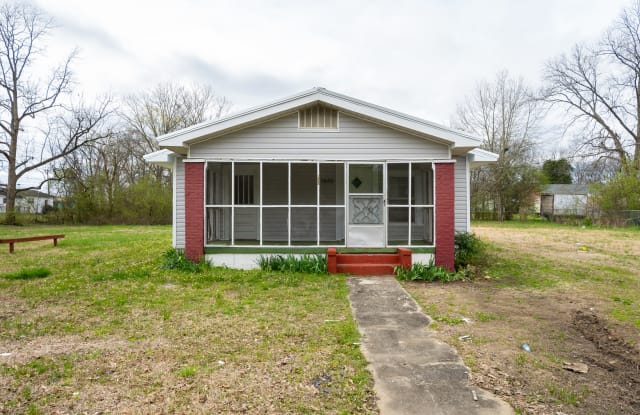 1685 2nd Ave S - 1685 2nd Avenue, Hueytown, AL 35061