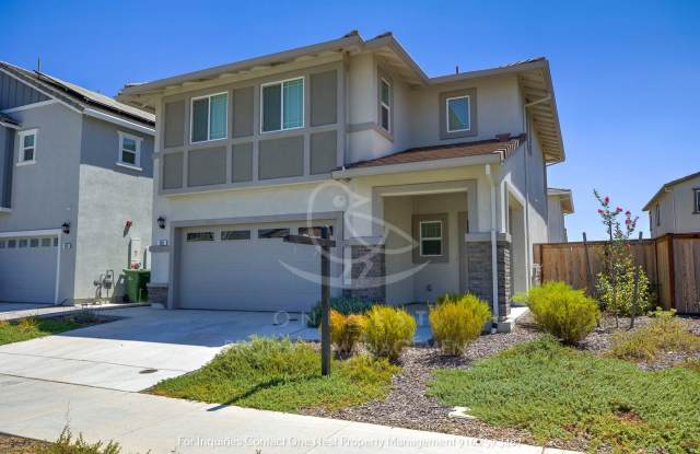 4 bdrm 2.5 bth, 1678 sq ft Gallery 3