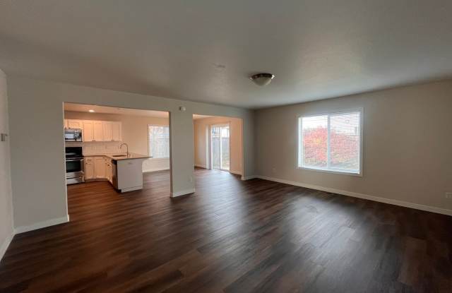 4-Bedroom Vancouver Home with Fenced Yard & Attached Garage! Gallery 4