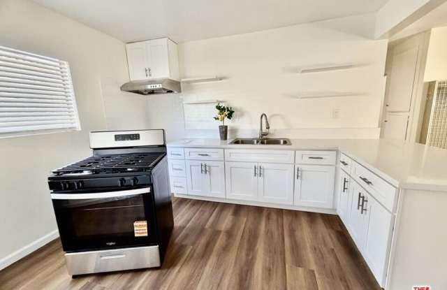 829 Alpine St unit: 6 photos photos