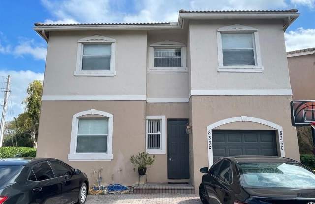 8332 LAGOS DE CAMPO BL - 8332 Lagos De Campo Boulevard, Tamarac, FL 33321