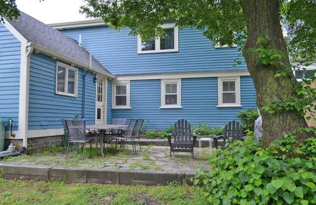 WINTER RENTAL: Captain John Butman House Gallery 3