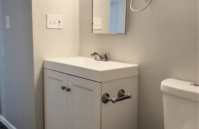 1307 Brush Creek Blvd - 1307 Brush Creek Boulevard, Kansas City, MO 64110