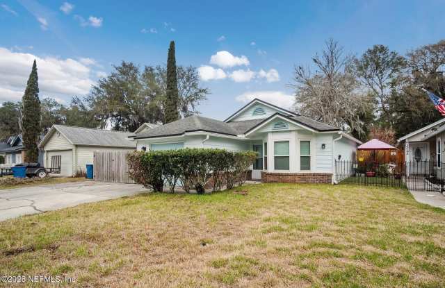 1329 COVE LANDING Drive photos photos