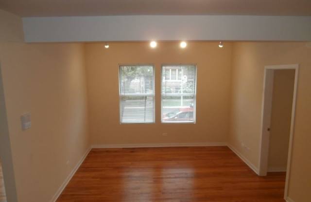 6973 N Greenview Ave 1S Gallery 3