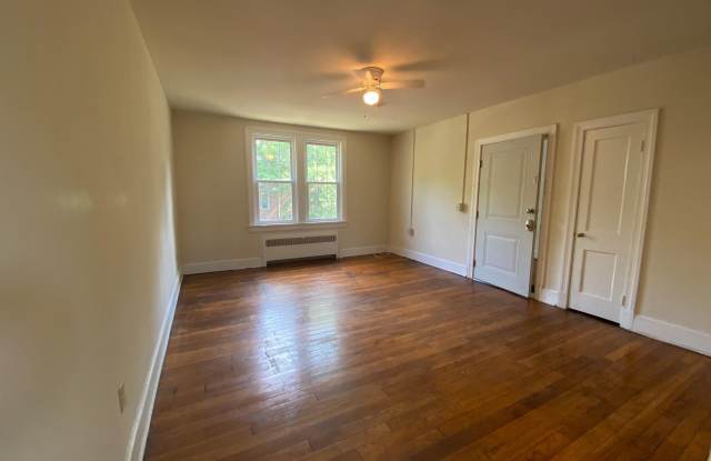 1316 KENMORE AVENUE Gallery 2