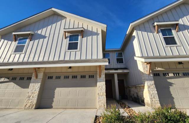 3/2.5/1.5 Fourplex with Granite Countertops, 9ft Ceilings, Fridge, Washer, Dryer / NBISD photos photos