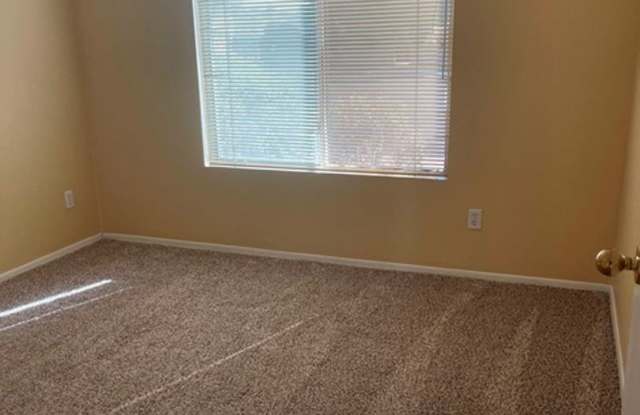 16522 N 68th Dr Gallery 4