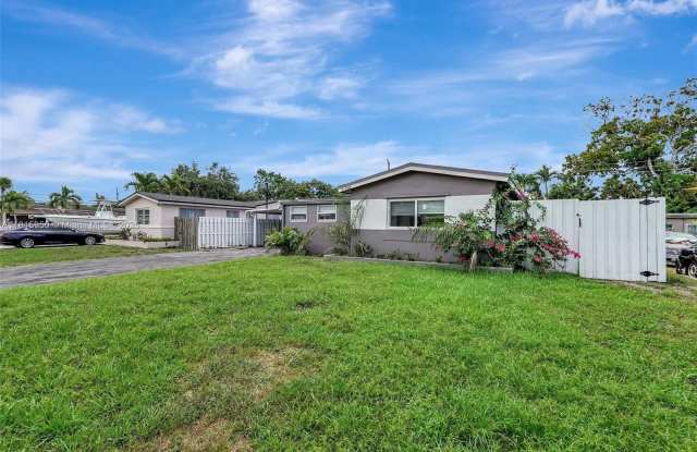 6661 Meade St - 6661 Meade Street, Hollywood, FL 33024