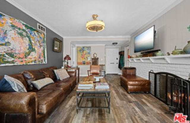 19540 Gilmore Street Gallery 3