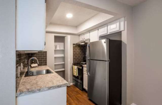 2933 Barton Skyway Gallery 2