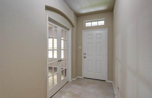 320 Rustic Oak Lane Gallery 2